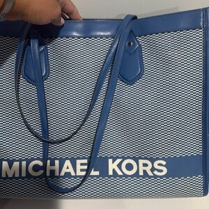 Pre-Owned. MICHAEL KORS IN BLUE